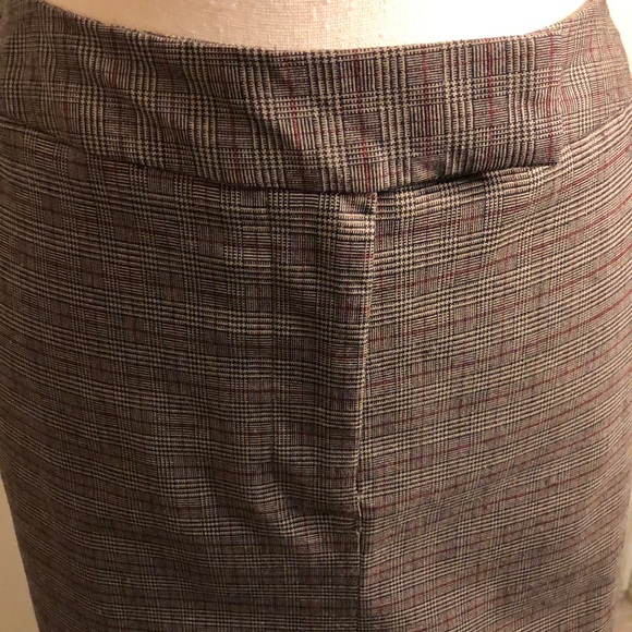 Women’s Skirt - Picture 2 of 6